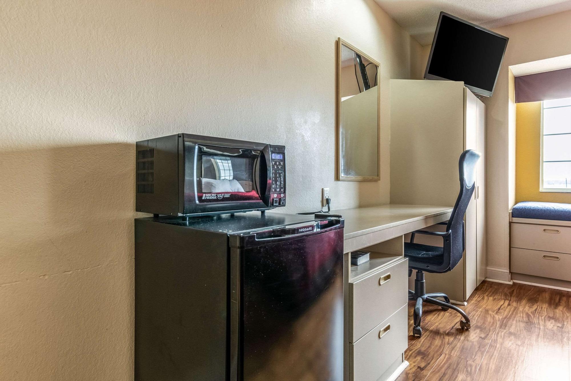 Econo Lodge Inn & Suites Evansville Stevenson Екстер'єр фото