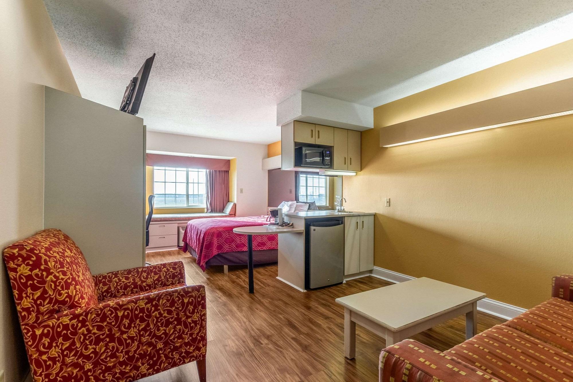 Econo Lodge Inn & Suites Evansville Stevenson Екстер'єр фото