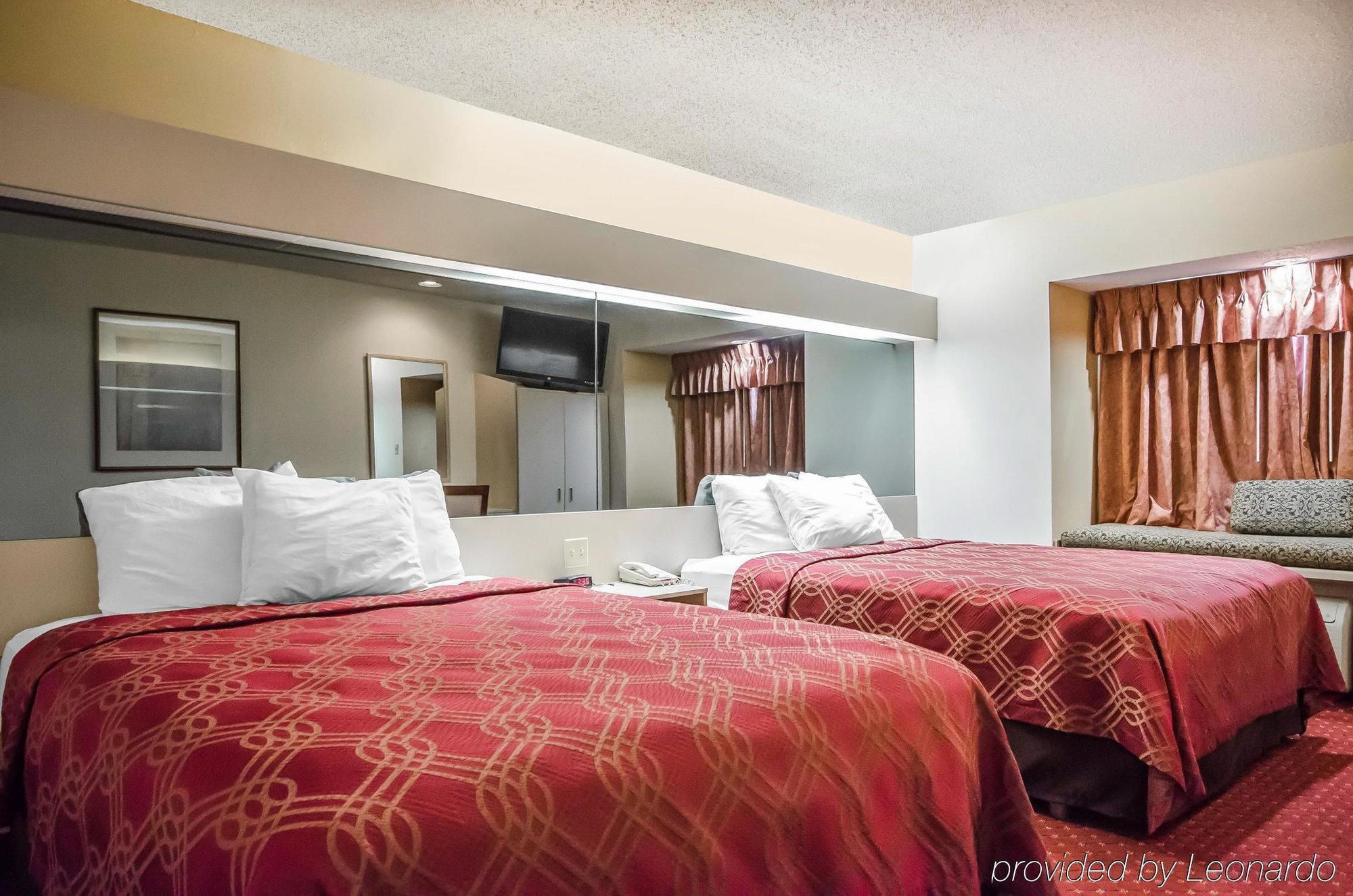 Econo Lodge Inn & Suites Evansville Stevenson Екстер'єр фото