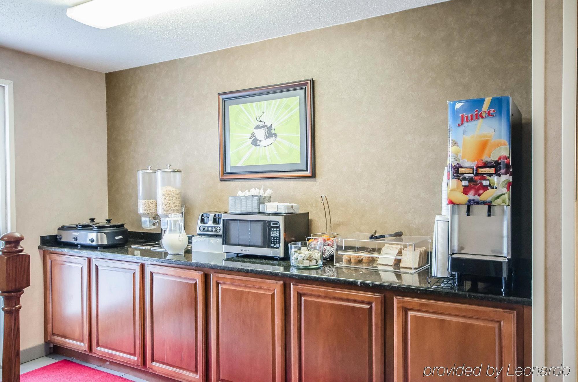 Econo Lodge Inn & Suites Evansville Stevenson Екстер'єр фото