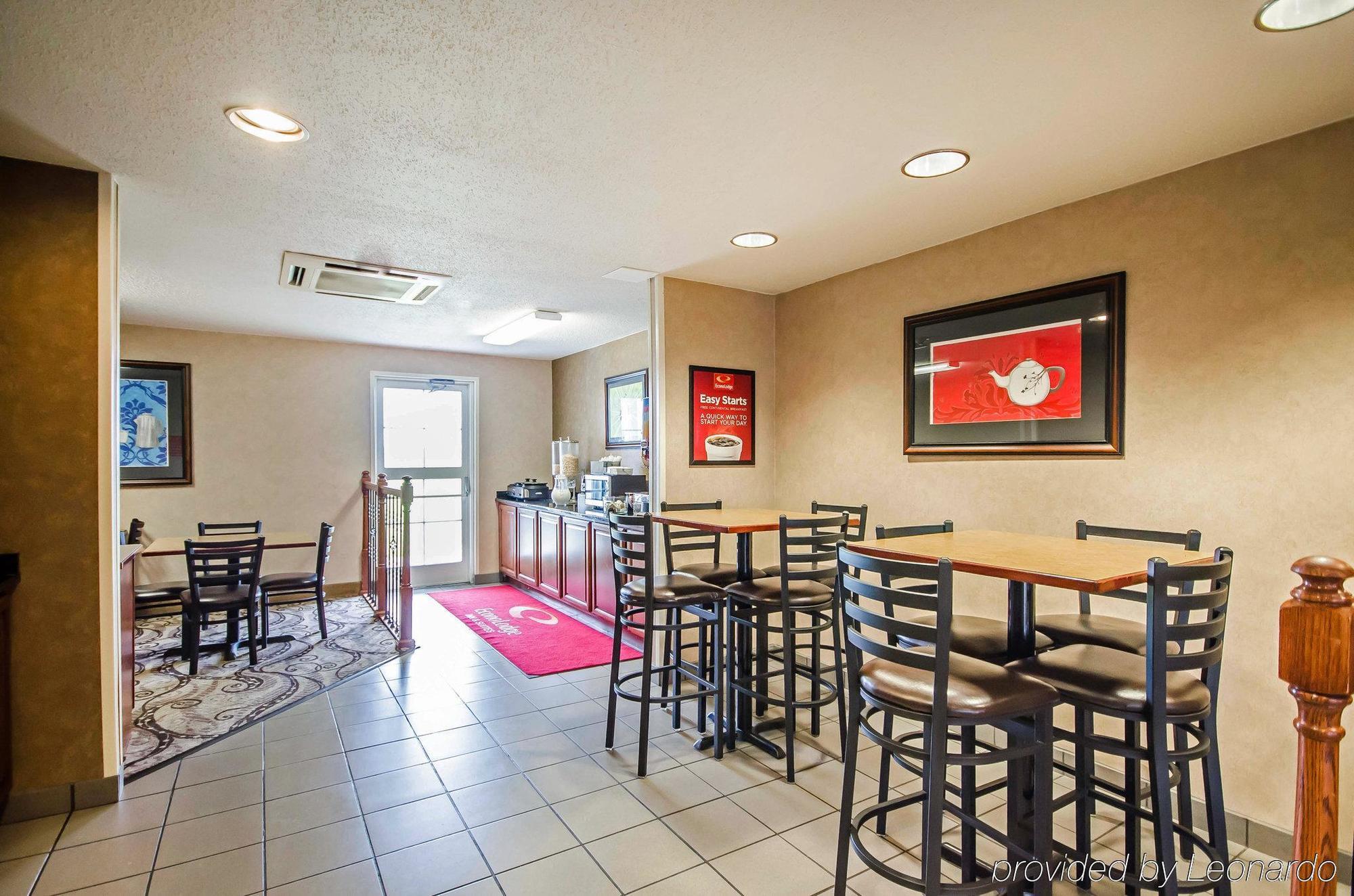Econo Lodge Inn & Suites Evansville Stevenson Екстер'єр фото