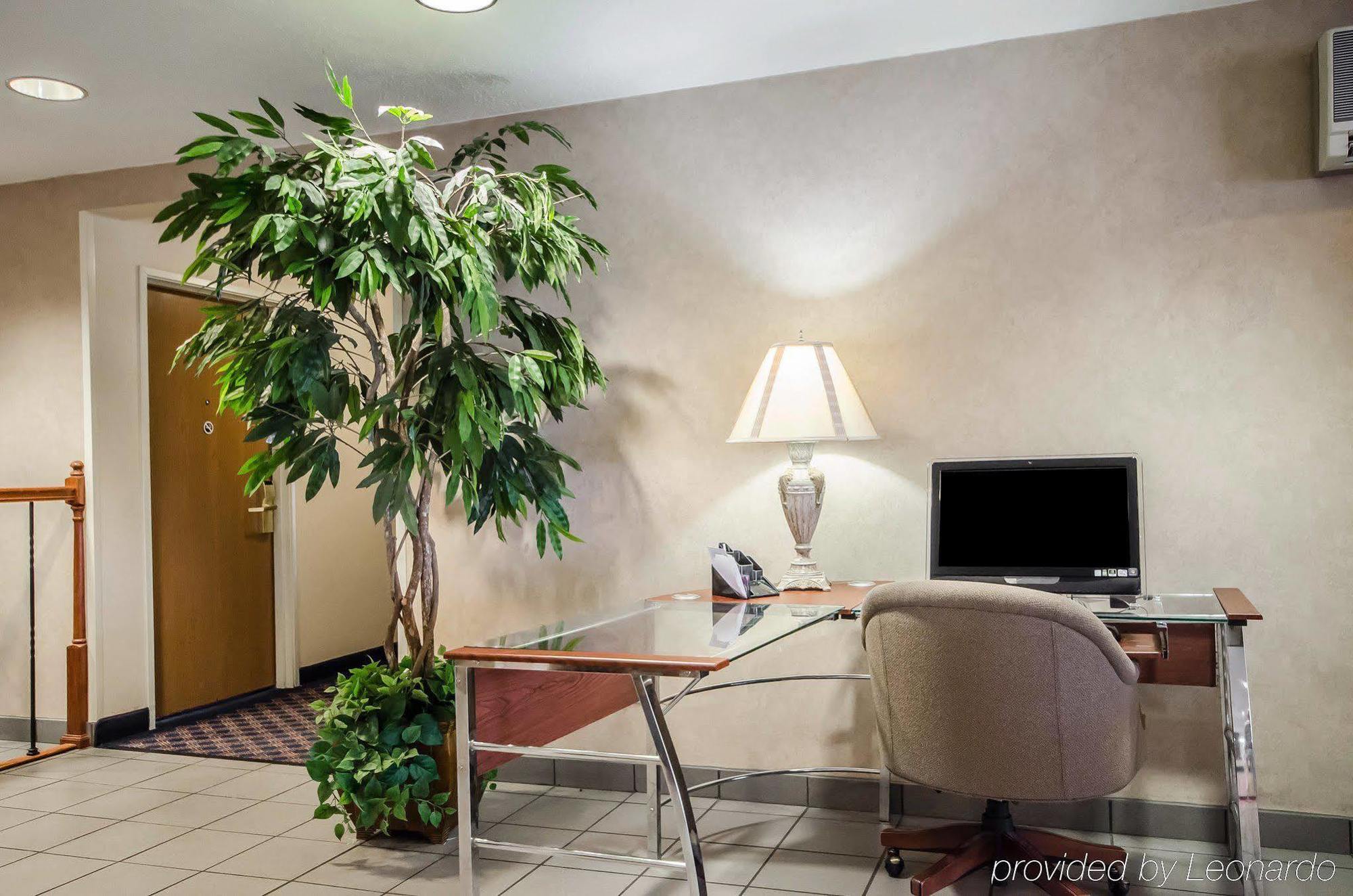 Econo Lodge Inn & Suites Evansville Stevenson Екстер'єр фото