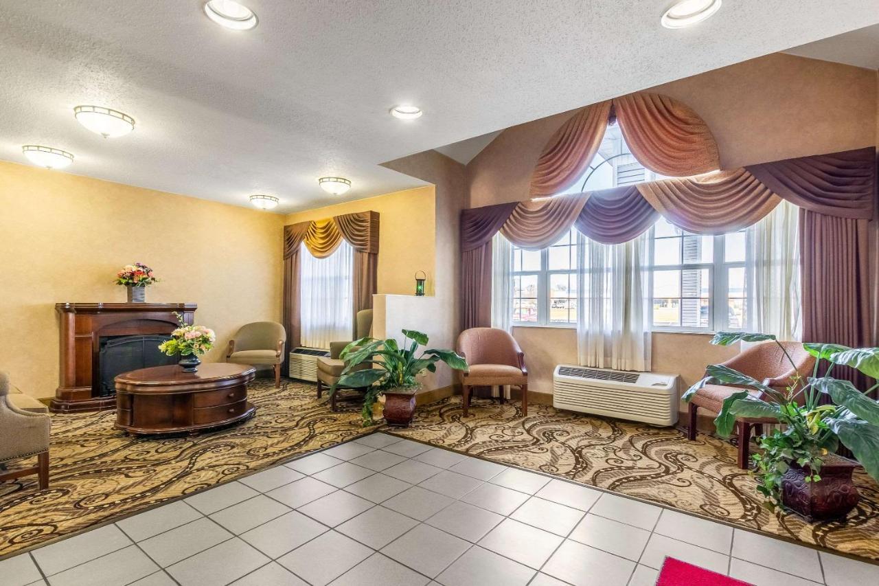 Econo Lodge Inn & Suites Evansville Stevenson Екстер'єр фото