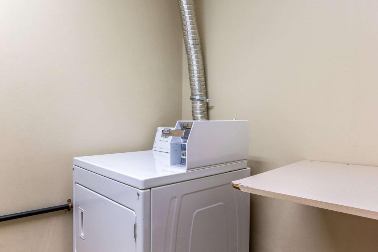 Econo Lodge Inn & Suites Evansville Stevenson Екстер'єр фото