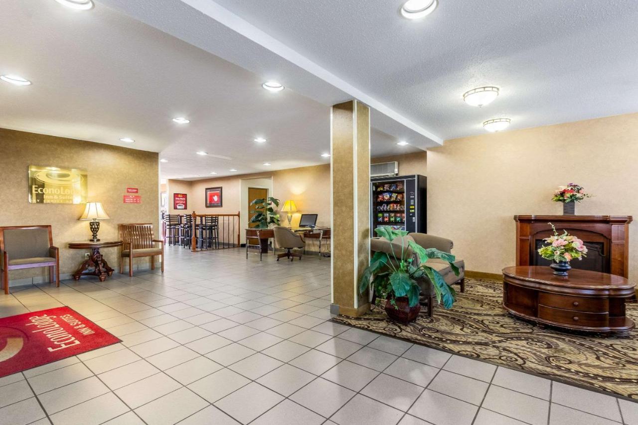 Econo Lodge Inn & Suites Evansville Stevenson Екстер'єр фото